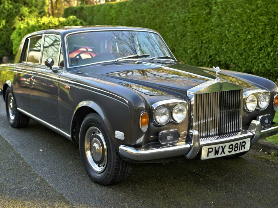 Image 4/44 of Rolls-Royce Silver Shadow I (1976)