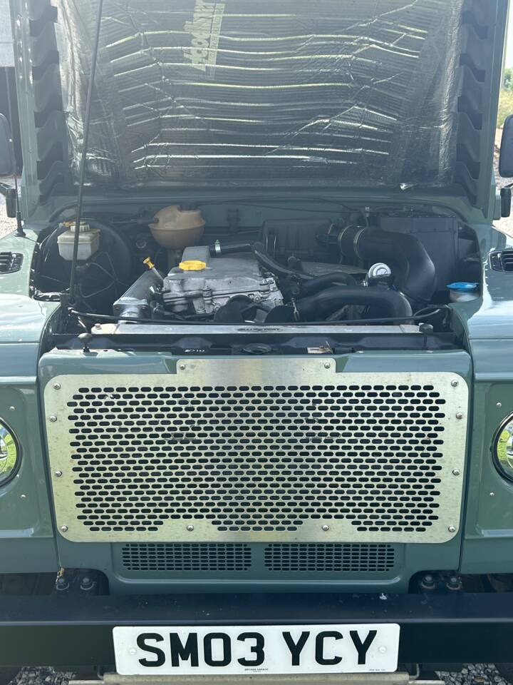 Image 62/62 de Land Rover Defender 90 (2003)