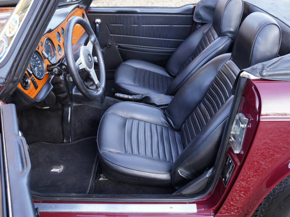 Bild 30/50 von Triumph TR 6 (1971)