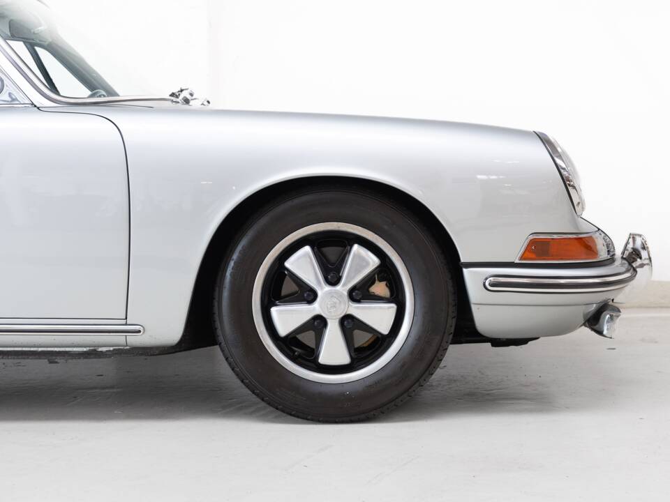 Image 23/34 of Porsche 911 2.0 S (1966)