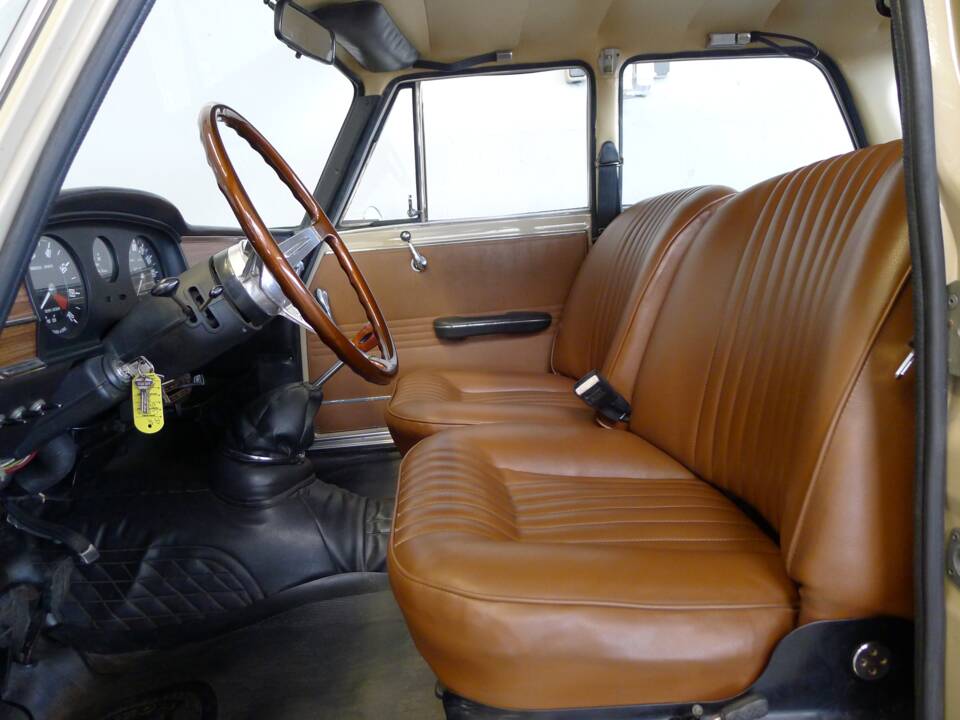 Image 18/26 of Alfa Romeo Giulia 1300 TI (1970)