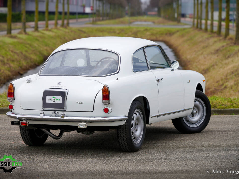 Image 42/48 of Alfa Romeo Giulia 1600 Sprint (1963)