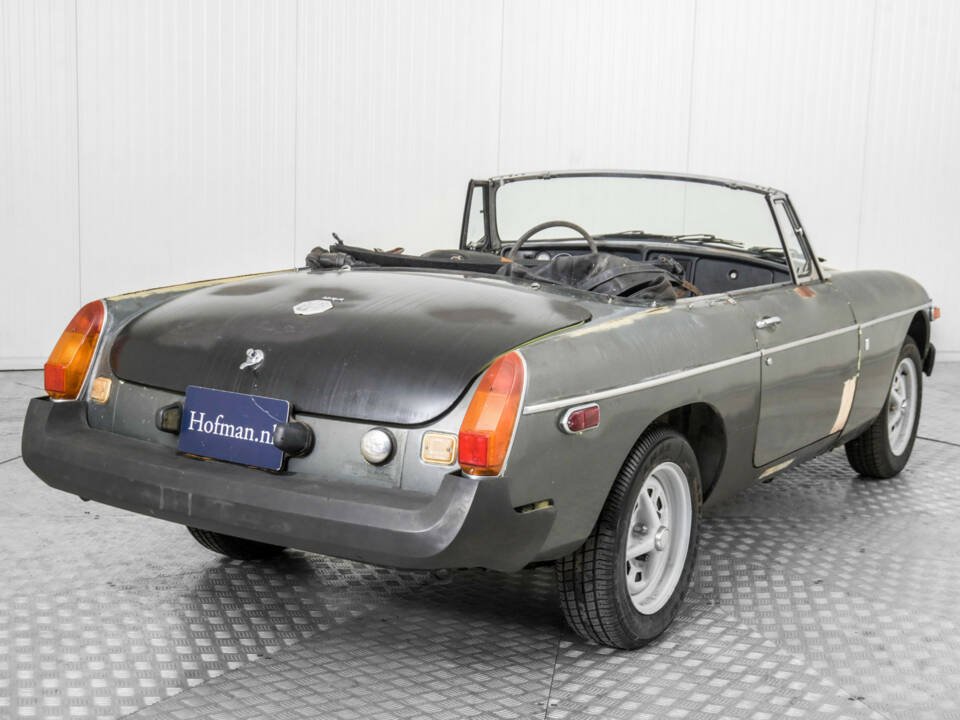 Image 24/50 of MG MGB (1977)