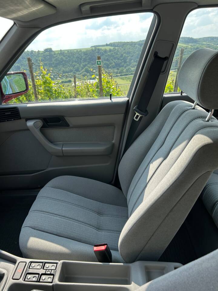 Image 43/51 of BMW 535i (1991)