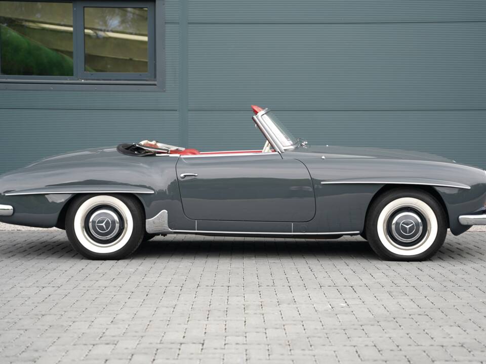 Image 3/50 de Mercedes-Benz 190 SL (1961)