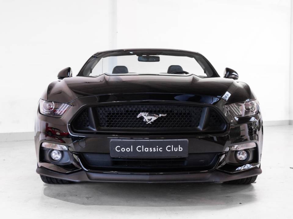 Image 2/32 de Ford Mustang 5.0 (2017)
