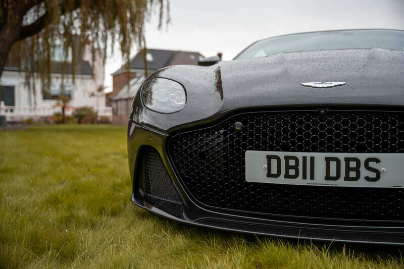 Image 14/27 of Aston Martin DBS Superleggera (2021)