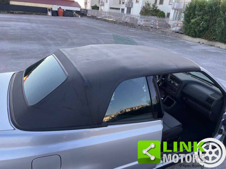 Bild 8/10 von Volkswagen Golf IV Cabrio 1.6 (2000)