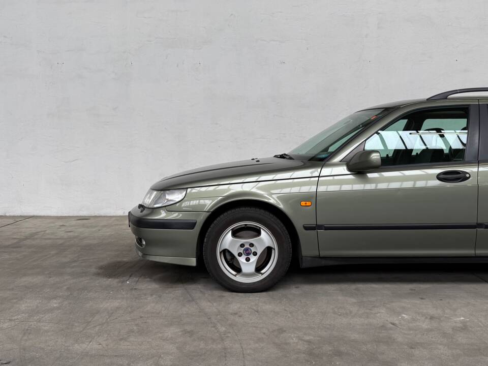 Image 88/103 of Saab 9-5 3.0t SportCombi (1999)