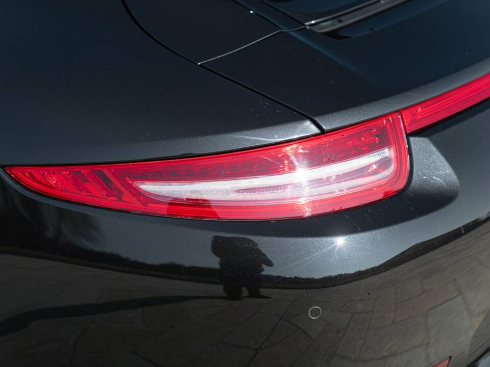 Image 12/50 of Porsche 911 Carrera 4S (2015)