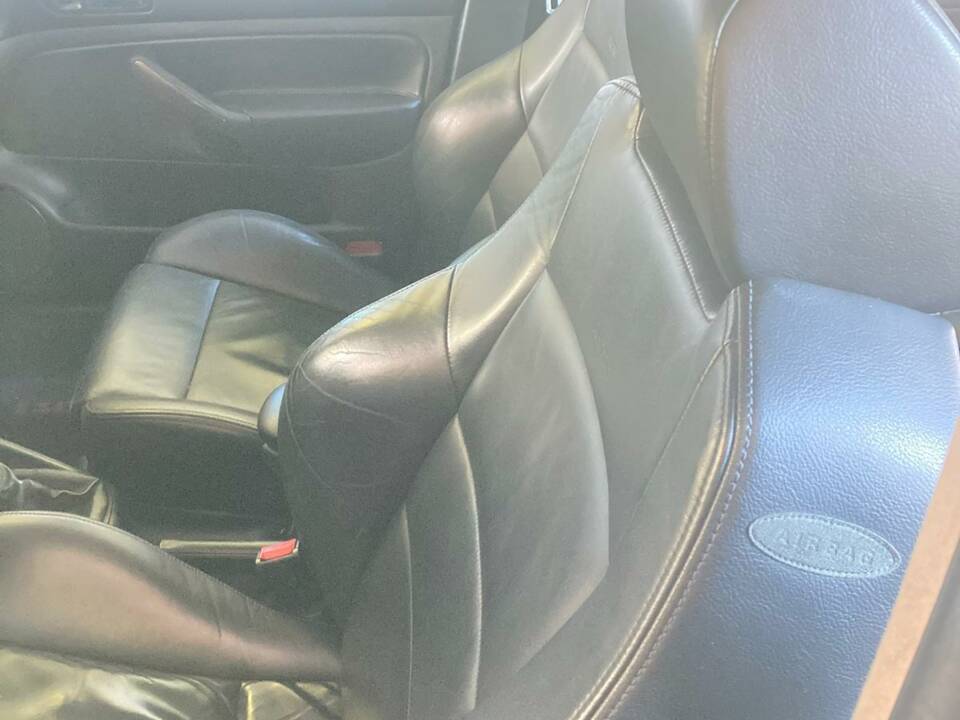 Imagen 4/8 de Volkswagen Golf IV 2.3 V5 (2001)