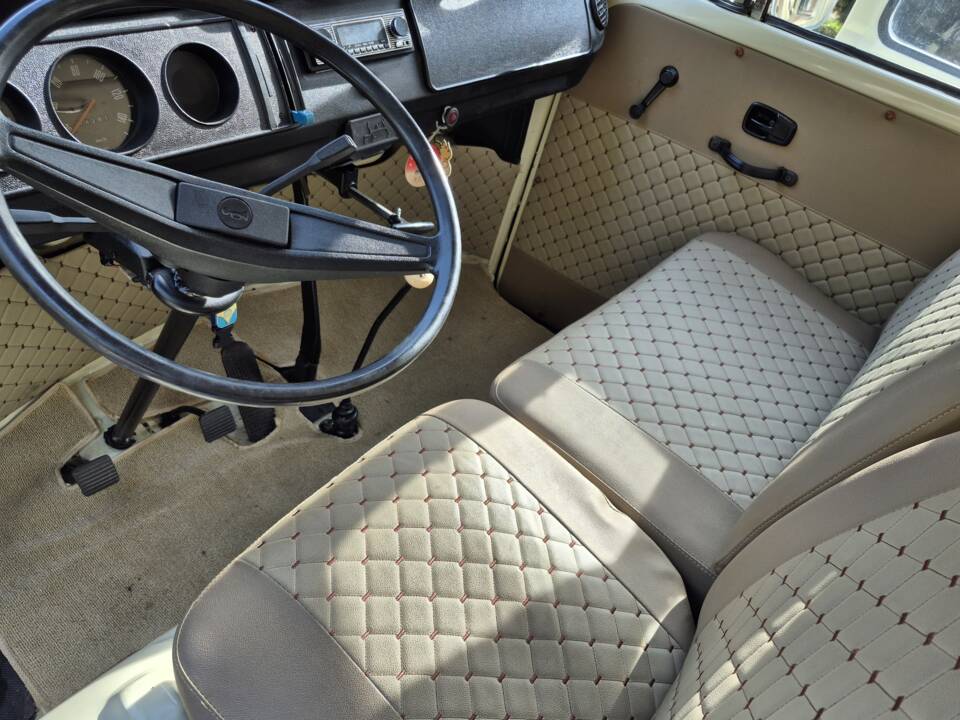 Image 28/30 de Volkswagen T2 Brasil Camper (1982)