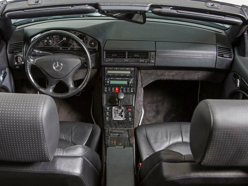 Image 30/36 de Mercedes-Benz SL 320 "Final Edition" (2000)