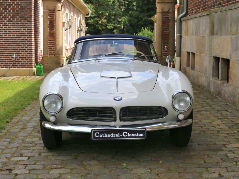 Image 7/51 of BMW 507 (1957)