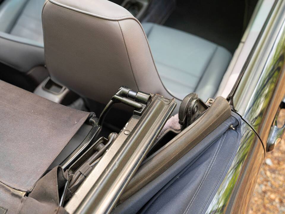 Immagine 21/47 di Porsche 911 Carrera (1994)