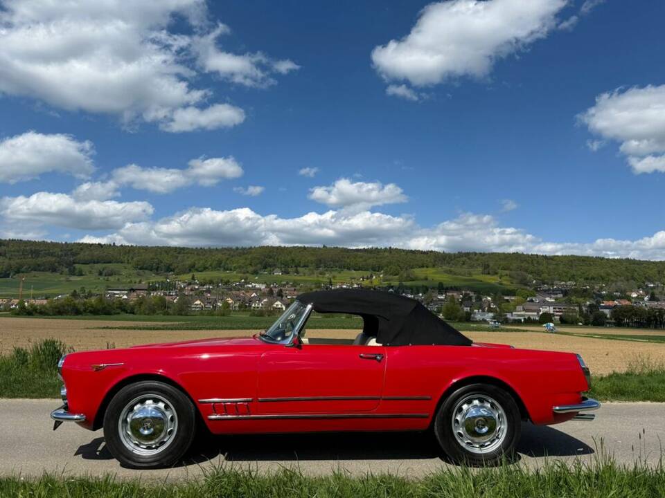 Image 4/20 of Alfa Romeo 2000 Spider (1961)