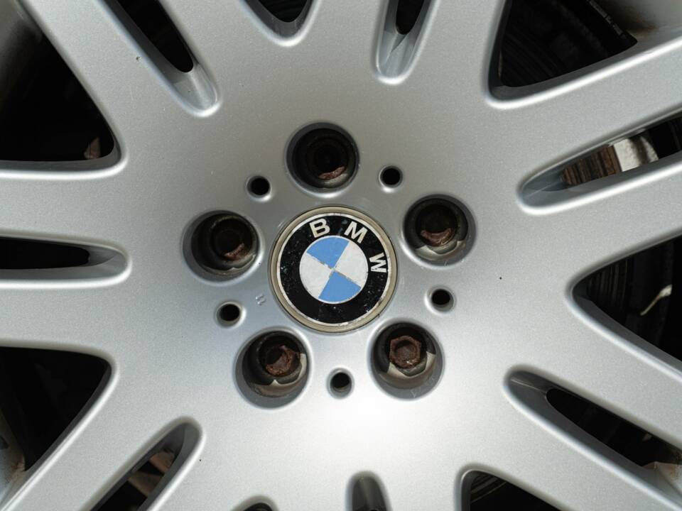 Image 22/50 of BMW 750iL (2001)