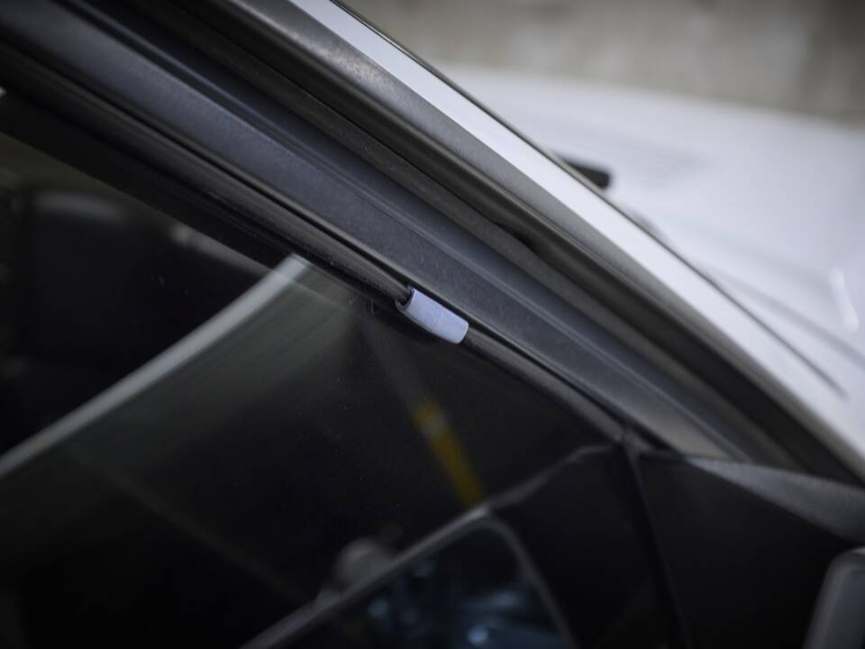 Image 83/93 of Lancia Delta HF Integrale Evoluzione I (1992)