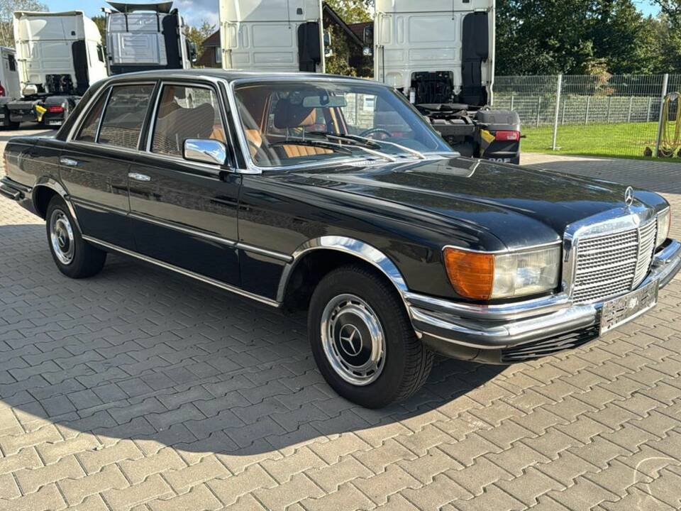 Image 1/8 of Mercedes-Benz 280 SE (1977)