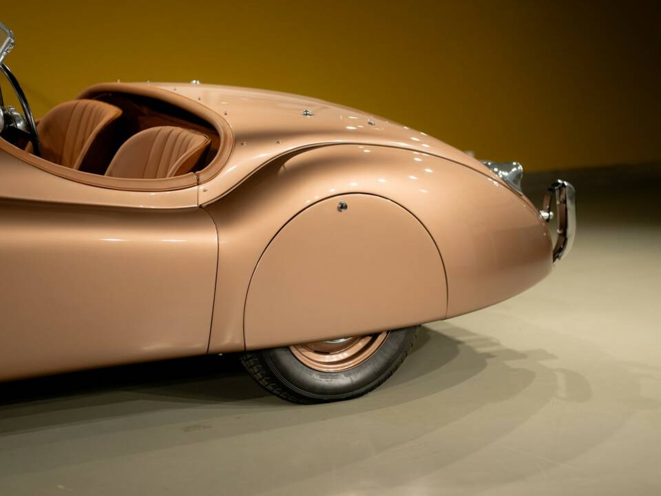 Image 8/50 of Jaguar XK 120 OTS (1952)