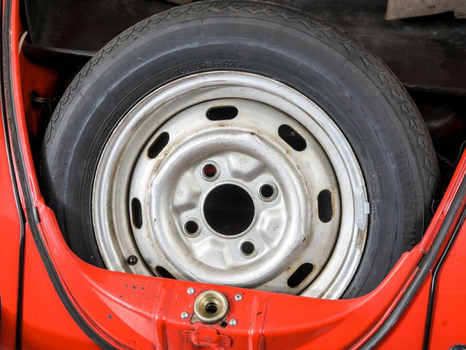 Image 35/50 of Volkswagen Beetle 1200 "Jeans Bug" (1983)