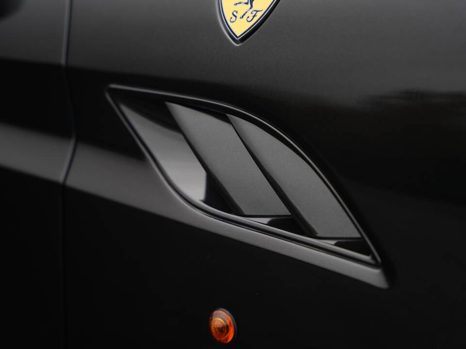 Imagen 43/50 de Ferrari California (2011)