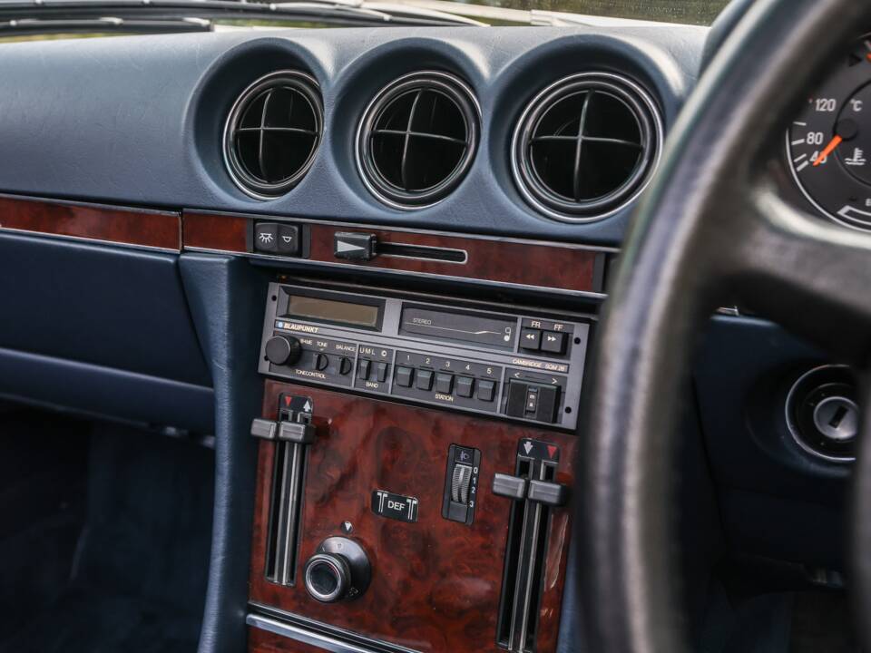 Image 22/35 of Mercedes-Benz 300 SL (1989)