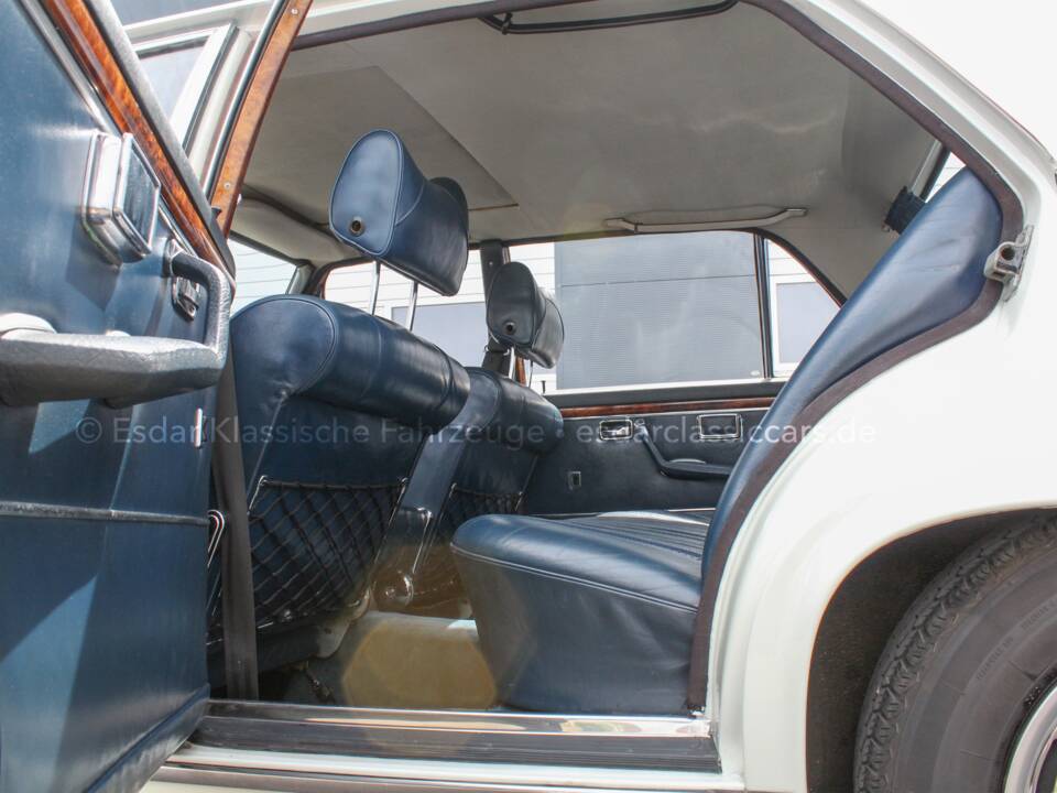 Image 21/35 de Mercedes-Benz 300 SEL 3.5 (1971)