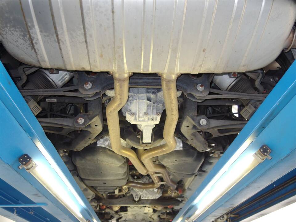 Image 82/93 of Porsche Cayenne Turbo (2007)
