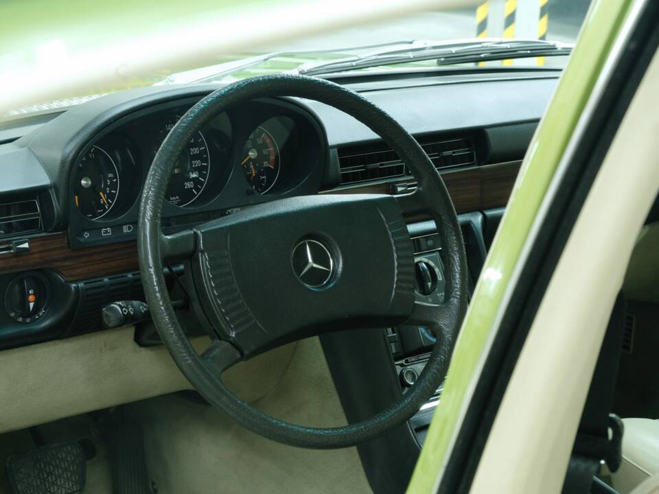 Image 30/50 de Mercedes-Benz 450 SEL 6,9 (1976)