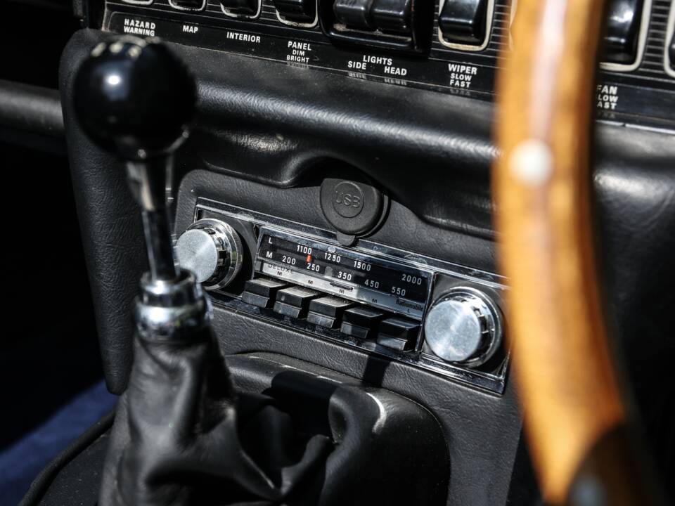 Image 33/43 de Jaguar Type E V12 (1974)