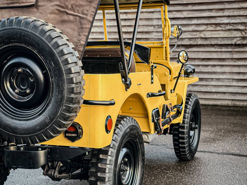Image 18/25 of Willys-Overland CJ-3A (1949)