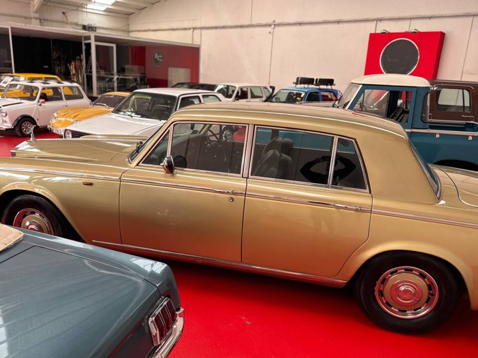 Image 5/23 of Rolls-Royce Silver Shadow I (1975)