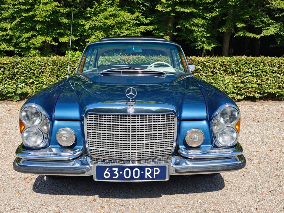 Immagine 7/17 di Mercedes-Benz 280 SE 3,5 (1971)