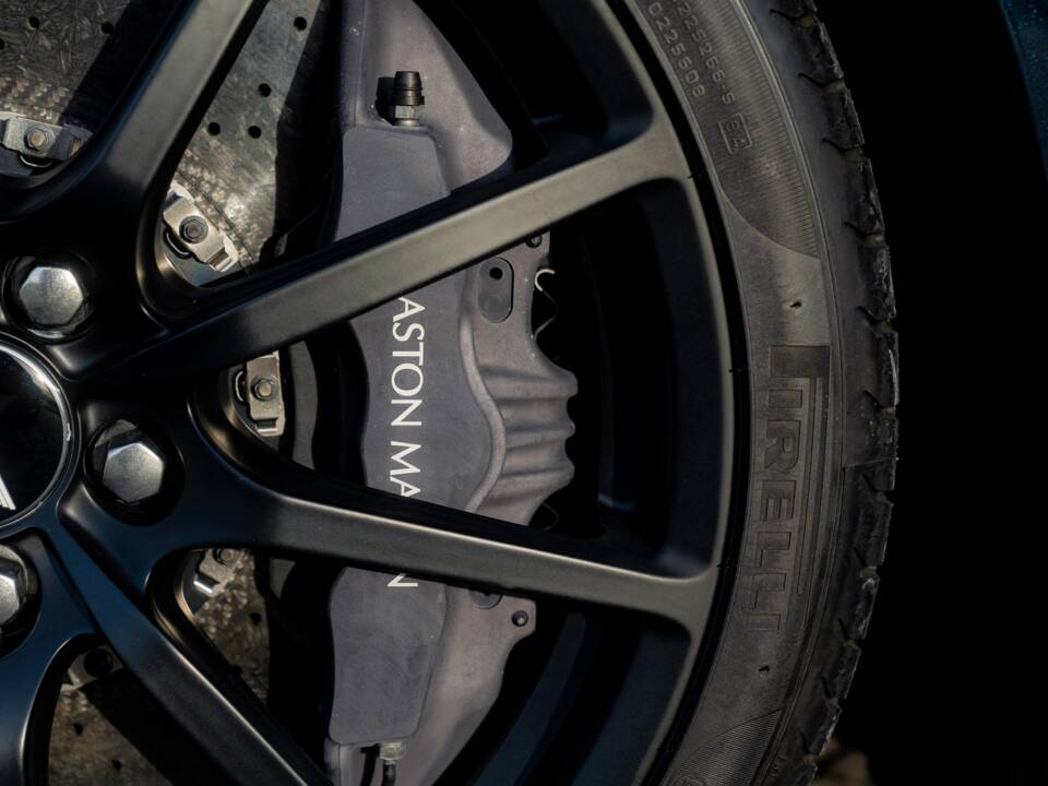 Bild 25/77 von Aston Martin V12 Vantage AMR (2018)