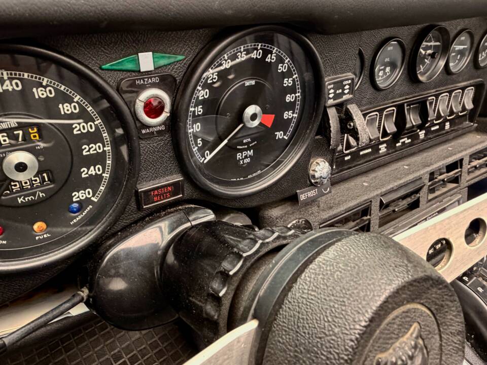 Image 14/18 de Jaguar Type E V12 (1973)