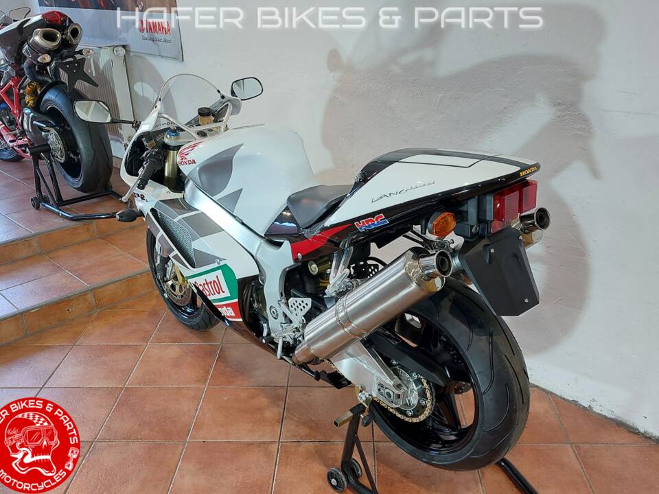 Image 11/44 of Honda VTR 1000 SP2 (2003)