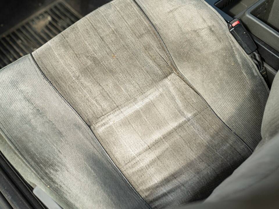 Image 26/47 of Alfa Romeo 75 1.6 (1991)