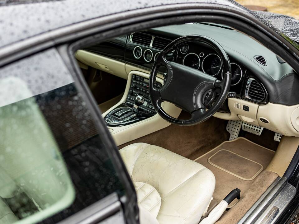 Afbeelding 31/50 van Jaguar XKR (1998)