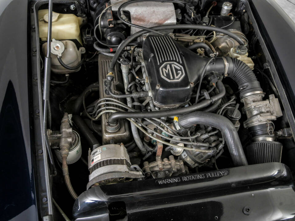 Immagine 37/50 di MG RV8 (1991)
