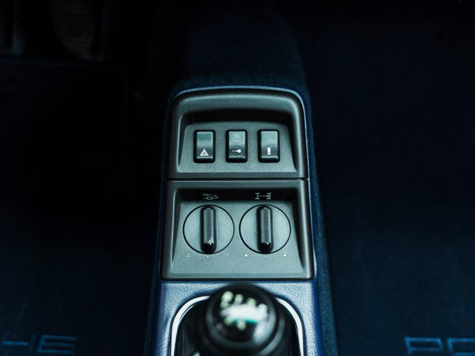 Afbeelding 31/61 van Porsche 911 Carrera 4 (1990)