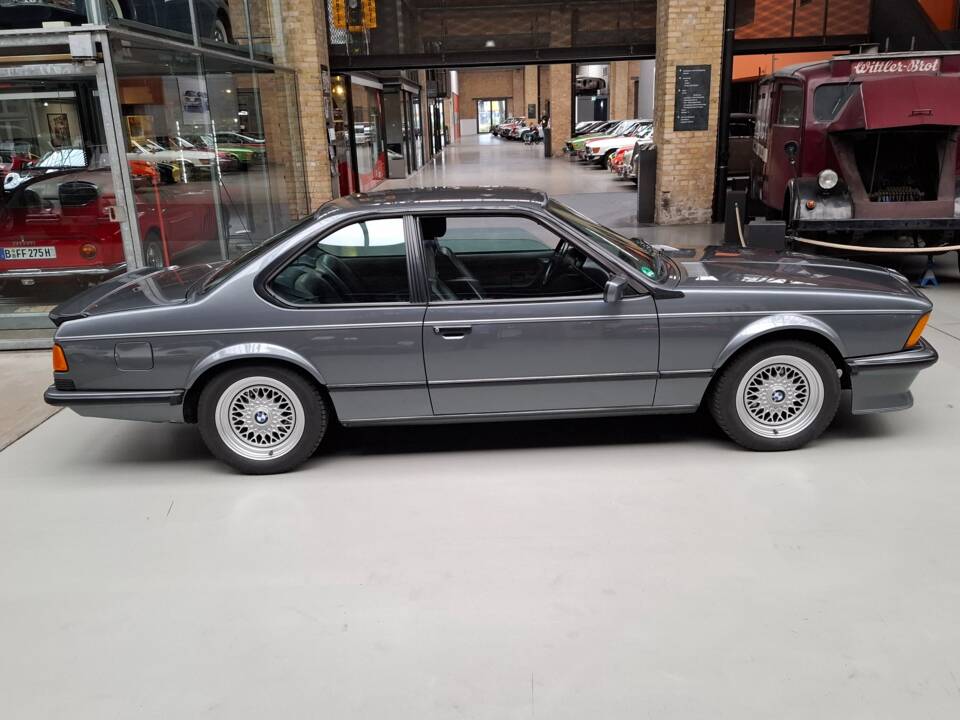 Image 4/33 of BMW M 635 CSi (1987)