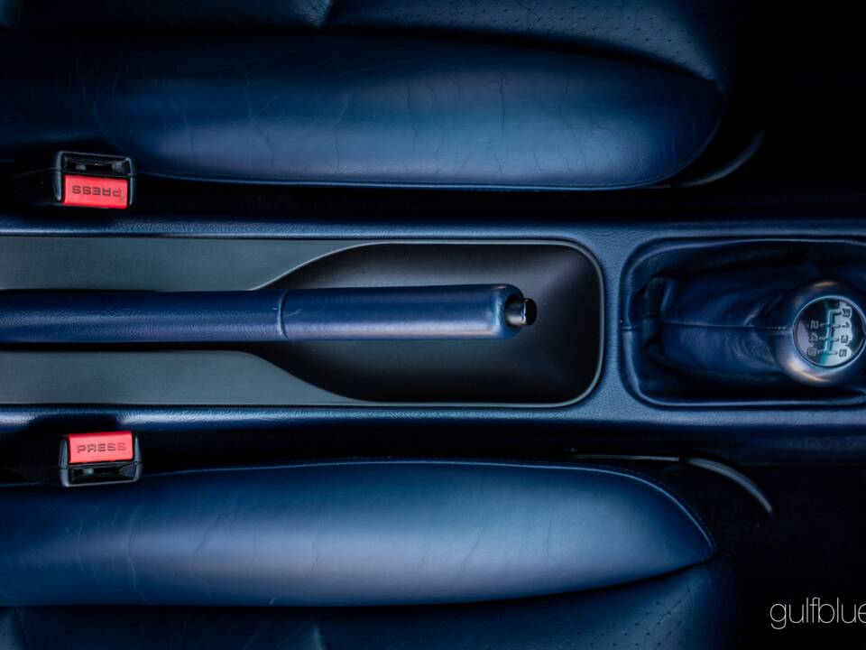 Immagine 36/73 di Porsche 911 Carrera (1995)