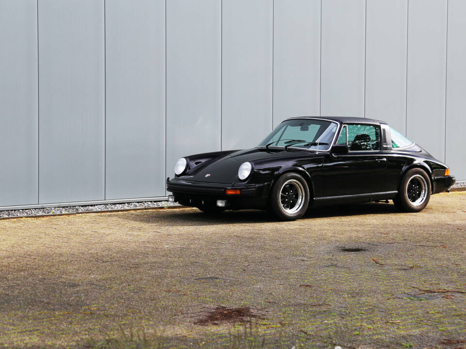 Image 28/67 de Porsche 911 2.7 S (1977)