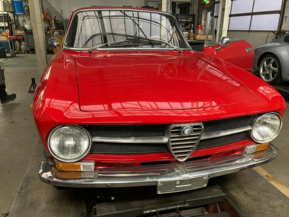 Bild 13/50 von Alfa Romeo Giulia GT 1300 Junior (1972)