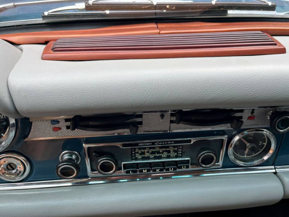 Image 3/19 of Mercedes-Benz 280 SL (1970)