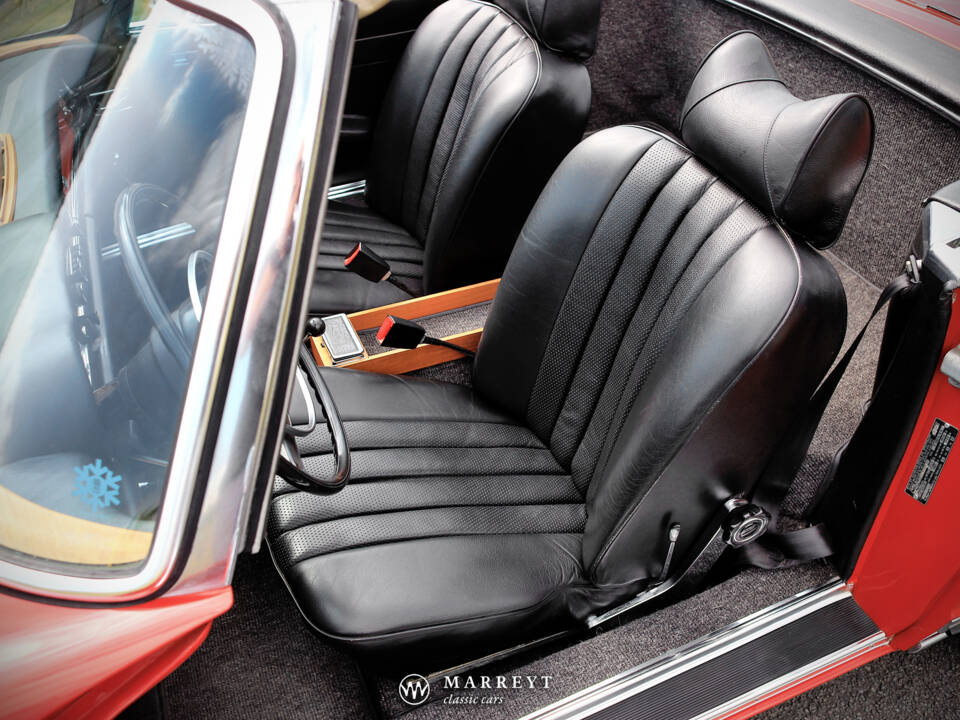 Image 38/70 of Mercedes-Benz 280 SL (1969)