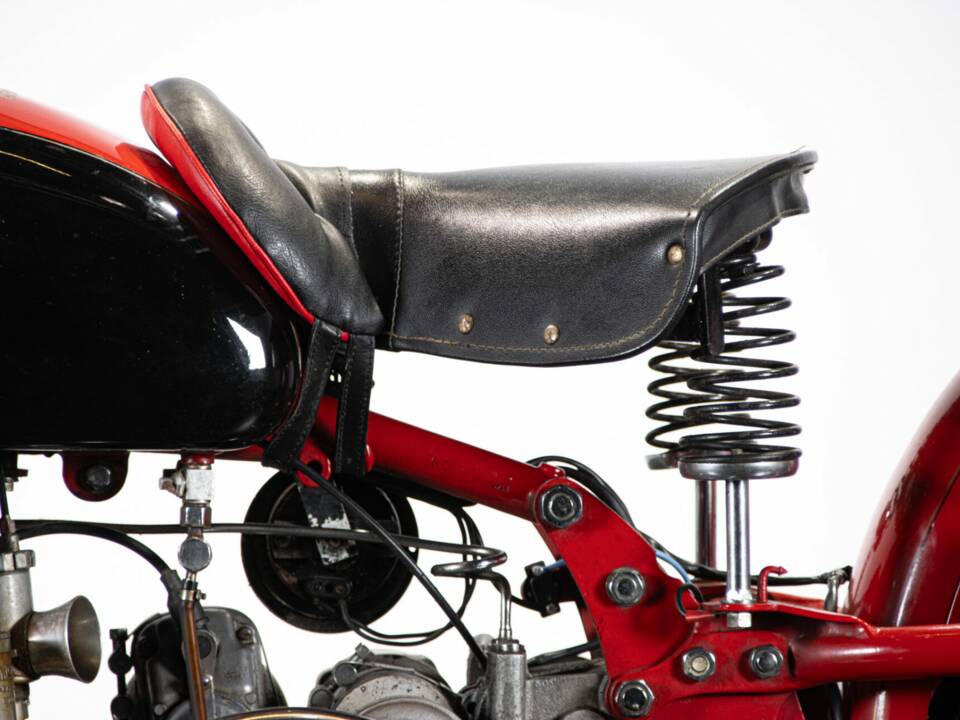 Immagine 17/50 di Moto Guzzi Falcone Turismo (1960)