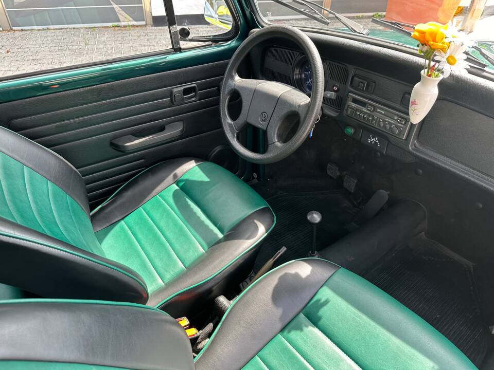 Image 33/92 of Volkswagen Beetle 1600 (1996)