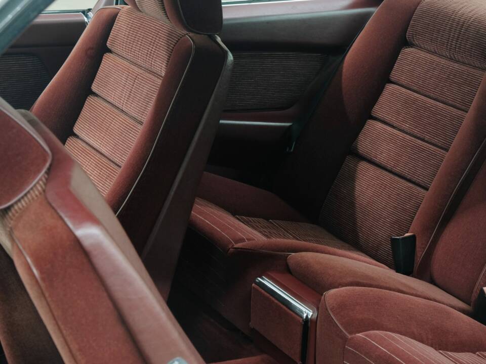 Bild 49/50 von Mercedes-Benz 560 SEC (1986)